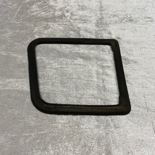 Gummidichtung für Metallfassung Rückleuchte links 2CV gebraucht Seima 626G