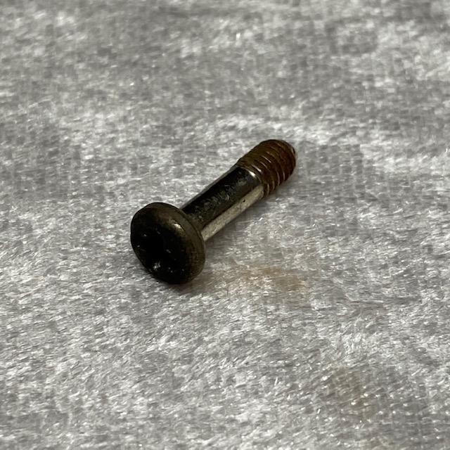 Schraube für Rückleuchtenglas 2CV Seima 626D 626G