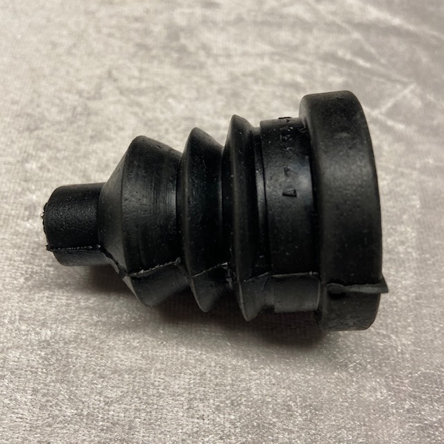 Schaltstangenmanschette auf Getriebe bis 70 2CV